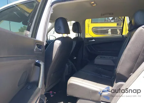 2019 Volkswagen Tiguan 2.0T Se/2.0T Sel/2.0T Sel R-Line/2.0T Sel R-Line Black z USA, uszkodzony, nr VIN 3VV2B7AX5KM045850